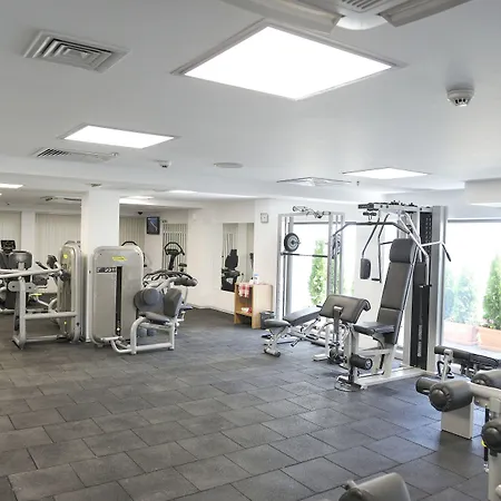 Hotel International Casino & Tower 5*