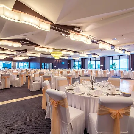 Hotel International Casino & Tower