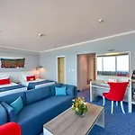 International Casino & Tower 5*