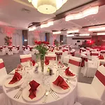 Хотел International Casino & Tower 5*