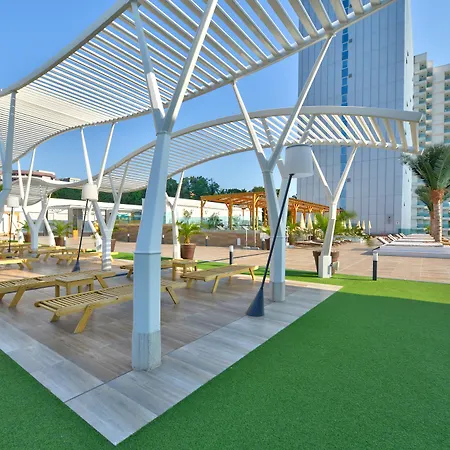 Hotel International Casino & Tower