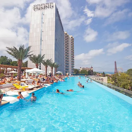 Hotel International Casino & Tower 5*