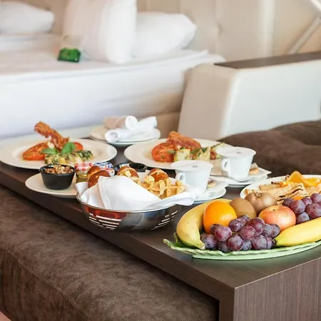 Hotel International Casino & Tower 5*