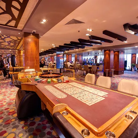 Hotel International Casino & Tower