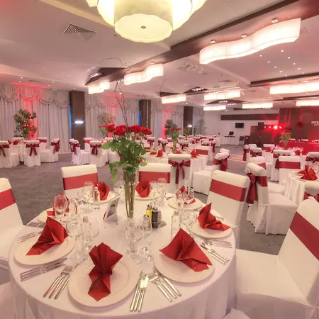 Hotel International Casino & Tower 5*