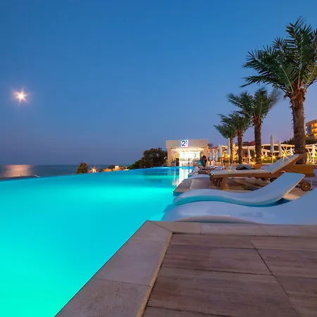 Ξενοδοχείο International Casino & Tower 5*