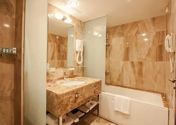 International Casino & Tower 5*