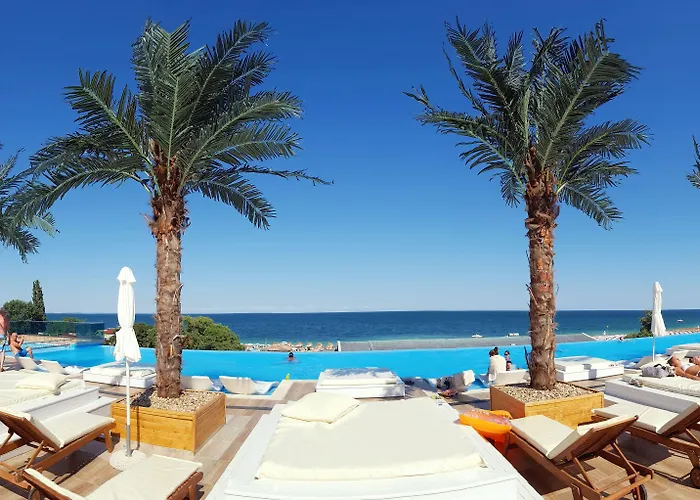 International Casino & Tower 5*