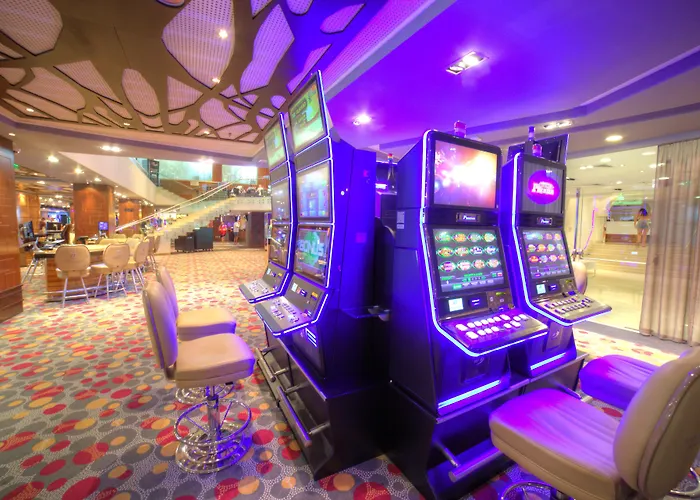 Hotel International Casino & Tower 5*