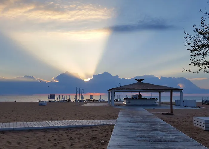 International Casino & Tower Golden Sands